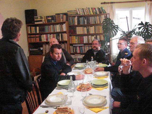 DSC06666.JPG - Hongerig, dat had Karoly en zijn vrouw goed begrepen. We kregen na een Paleka te hebben gedronken een vorstelijke lunch aangeboden....