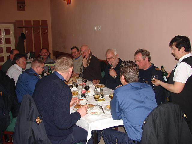 DSC06884.JPG - En op de terugweg maar even een "lichte" lunch