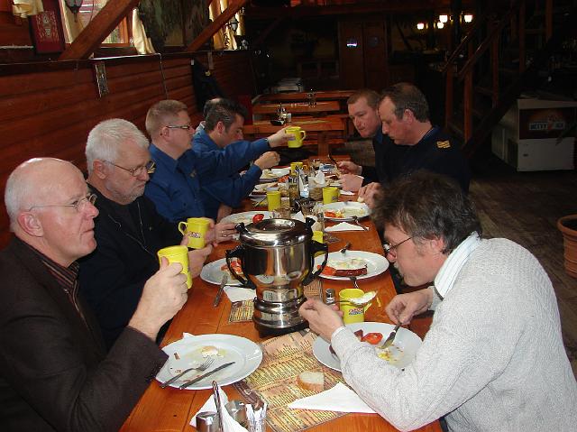 DSC06917.JPG - Eerst even ontbijten